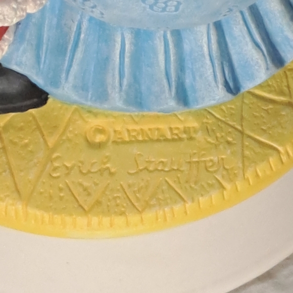 Erich Stauffer Amart Musical Figurine plays "White Christmas" Night Before Santa - Picture 4 of 6